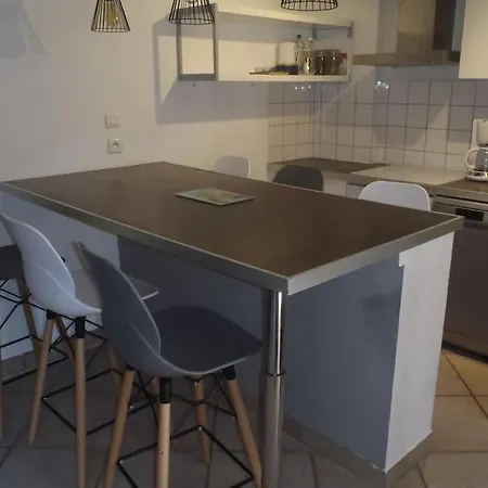 Apartment Terrasse, Sous Les Remparts, A 200 M De La Cite *